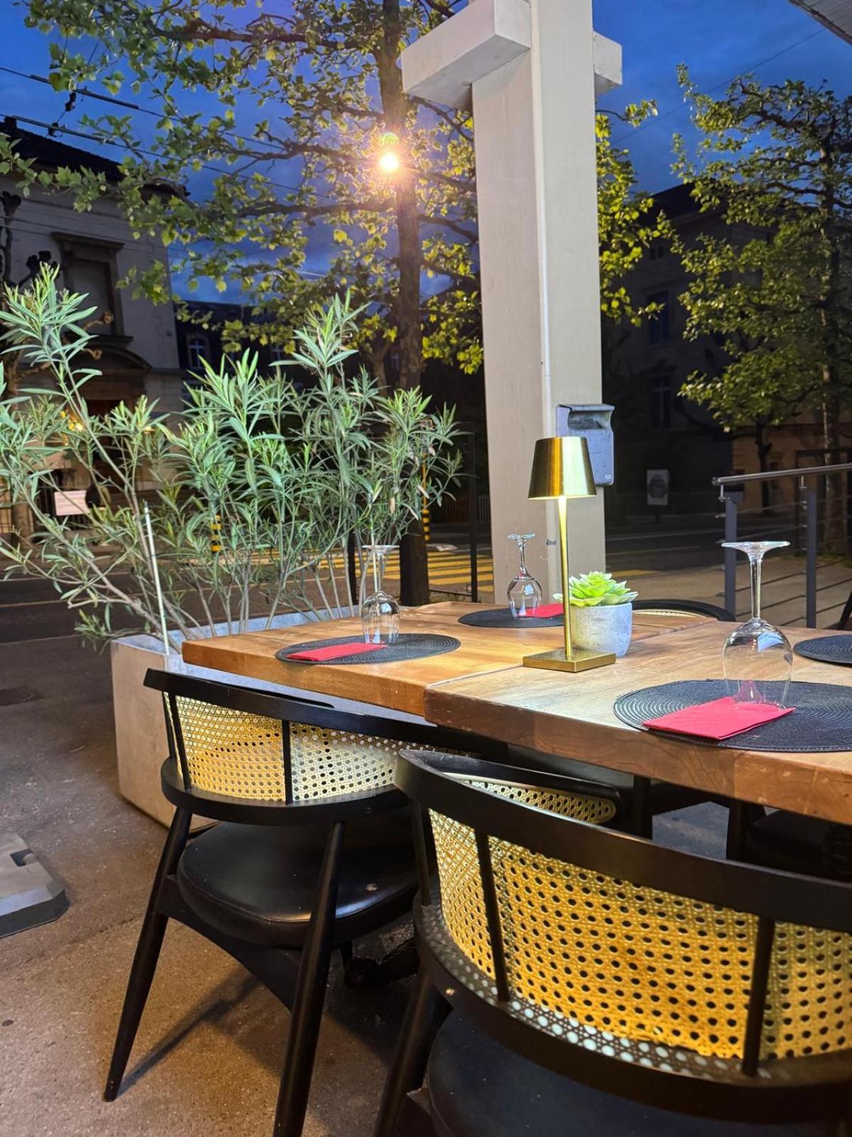 Neuchatel City Hotel Zewnętrze zdjęcie