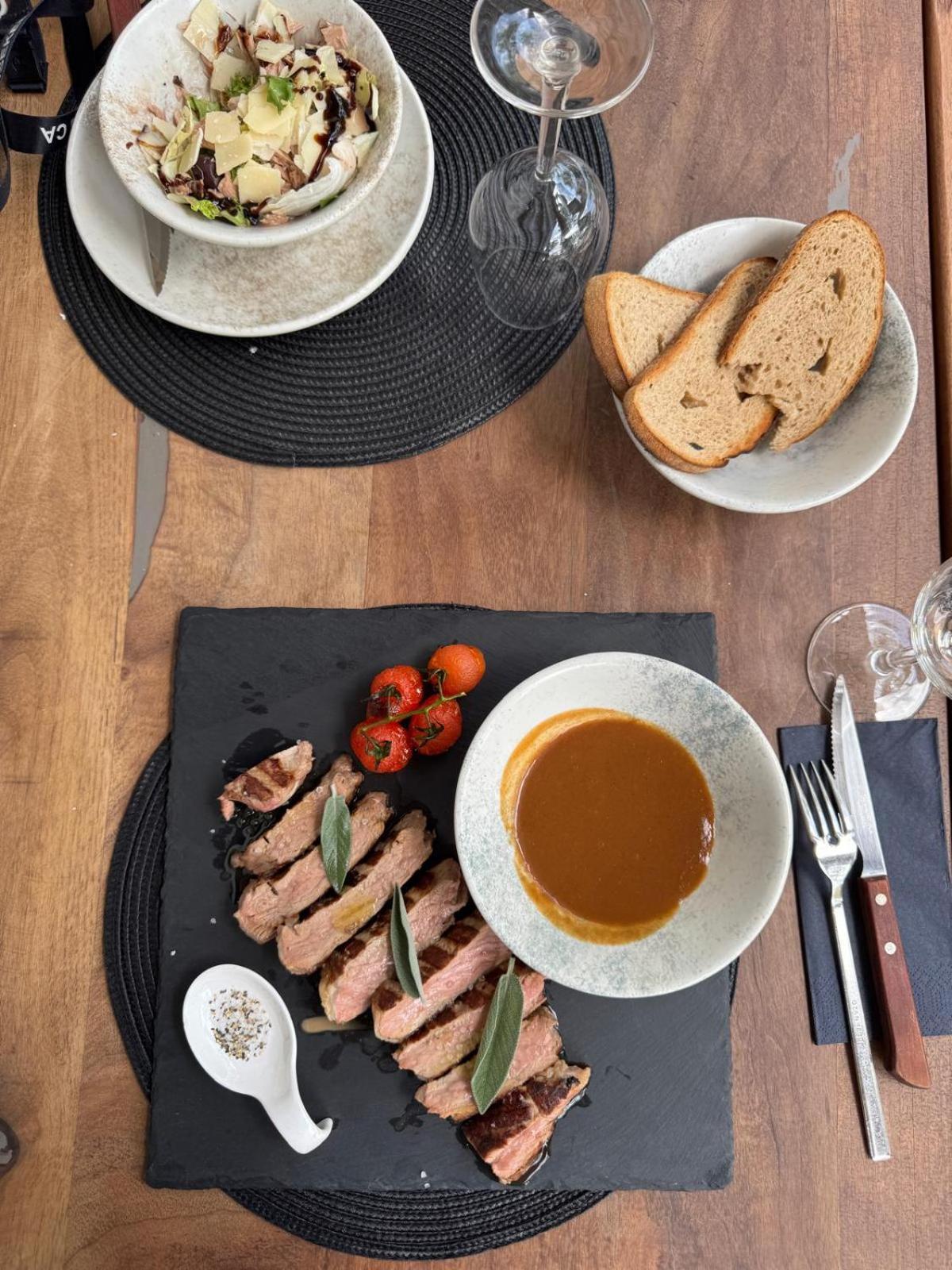 Neuchatel City Hotel Zewnętrze zdjęcie